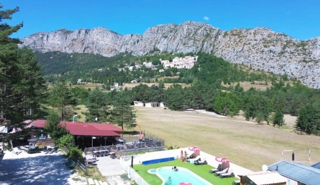 Camping 2 étoiles - Piscine - ccbgdcc