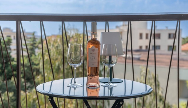 Cannes 2BR Apartment | Walk to Palais & Beach