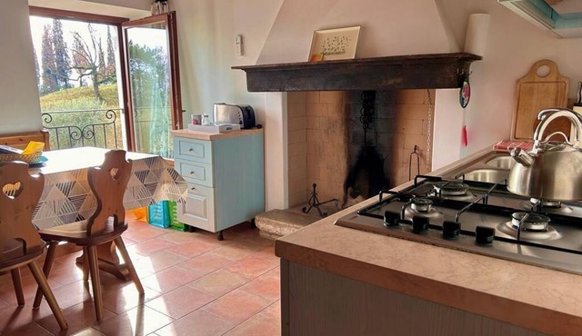 Cervano Ecli: apartment for 5 with original fireplaces from 1886