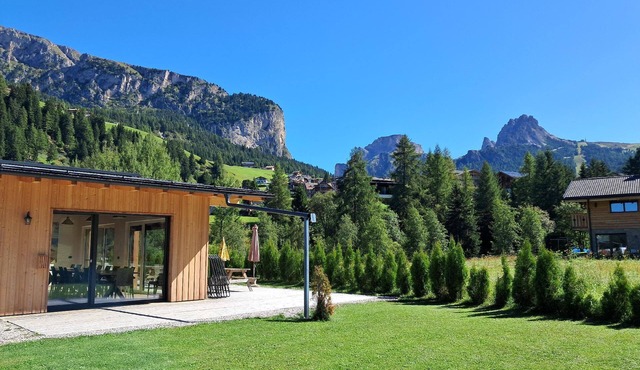 Chalet in the countryside in the South Tyrolean Dolomites