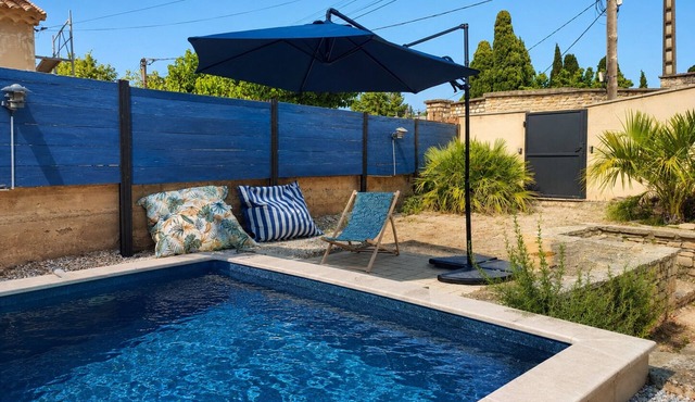 Character house with swimming pool, 5 min walk from village center