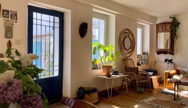 Character house with shaded courtyard 1 min from the sea, Endoume