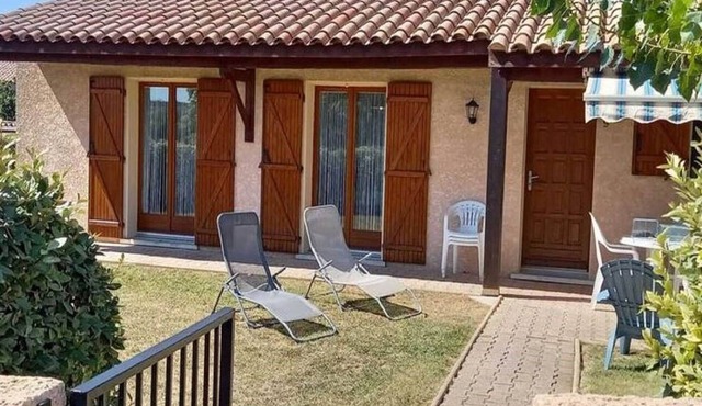 Charming Villa in Saint-Geniès