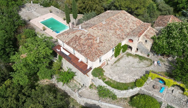 Charming renovated farmhouse with swimming pool, ideal for group holidays, near Montpellier