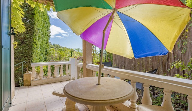 Charming Apartment with Panoramic Sea Views in Collioure