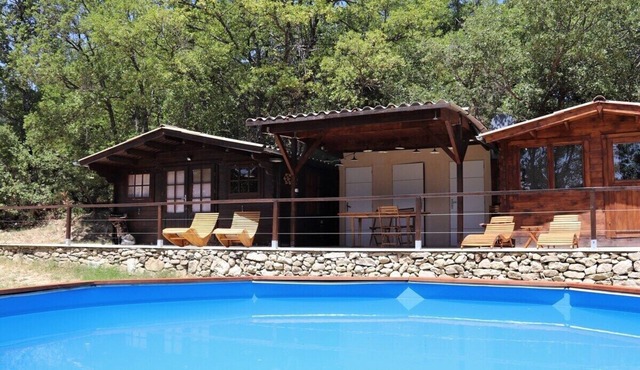 charming cottages in the Provençal countryside