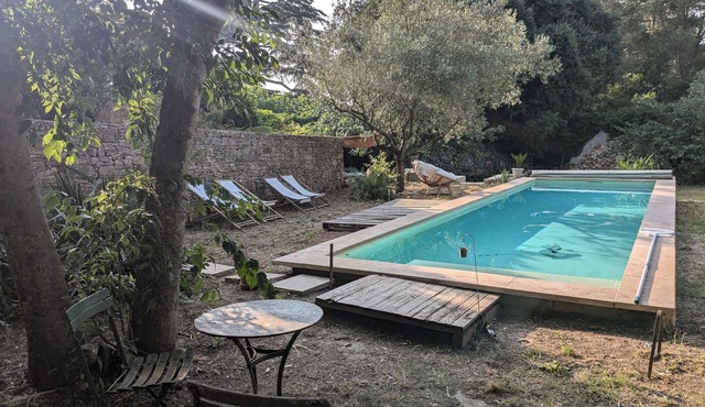 Charming farmhouse -Pool - 3 bedrooms - air conditioning