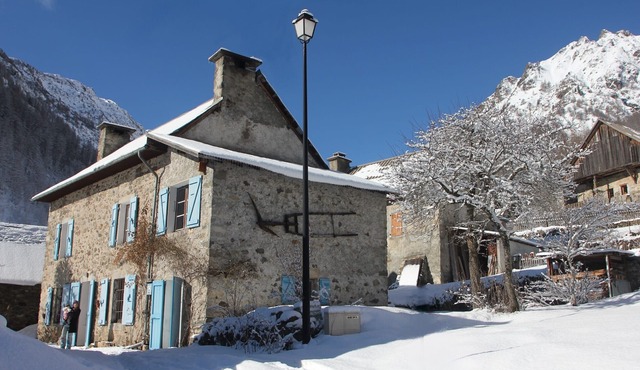 Charming old stone cottage in the heart of the mountains in the Ecrins