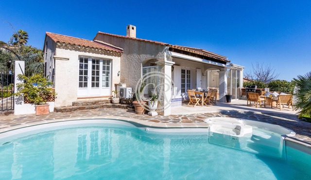 Charming Provencal house with swimming pool