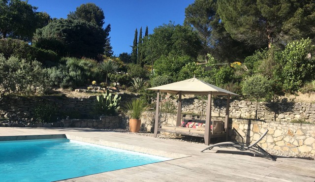 Charming studio on large property with pool