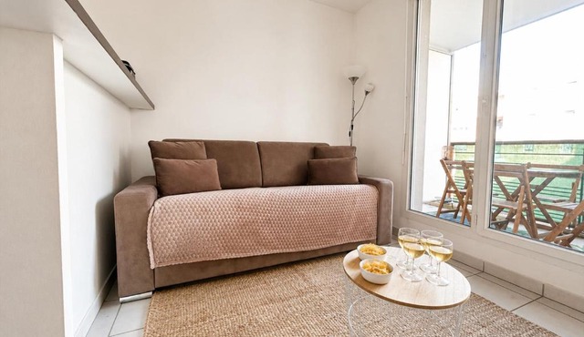 Charming two-room apartment with central AC near Nîmes train station