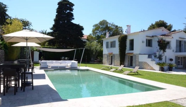 Charming villa close to Beach and old Antibes.