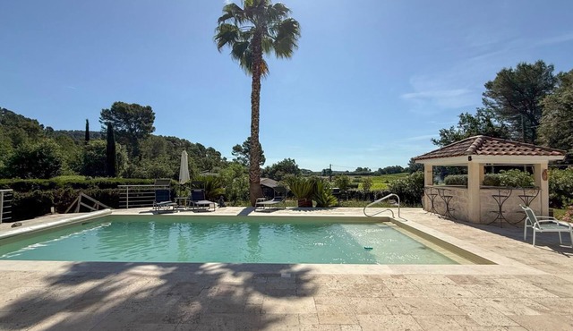 Charming villa with a private pool in the heart of the Var