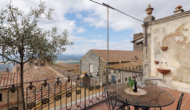 City/Village Apartment in Cortona with 1 bedrooms sleeps 4