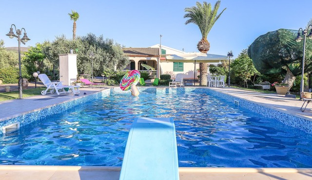 Comfortable and functional furnished vacation home in the south of Sicily. in Chiaramonte Gulfi