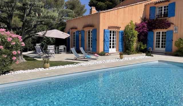 Completely renovated villa near sea swimming pool 4 air-conditioned bedrooms sleeps 10
