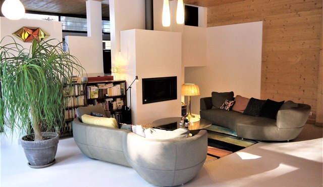 Contemporary villa with 360° views on mountains and only 18 kms from the beaches