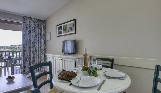 Cosy apartment for 4 guests with pool, WIFI, TV and terrace