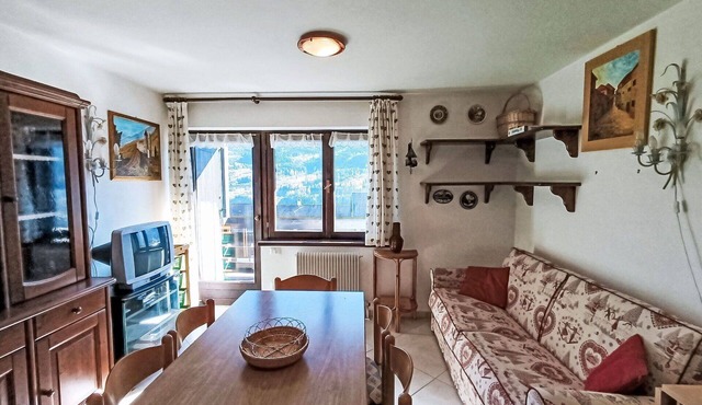 Cosy apartment for 4 guests with TV and balcony
