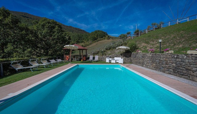 Cosy apartment for 6 people with pool, WIFI, TV, veranda and pets allowed
