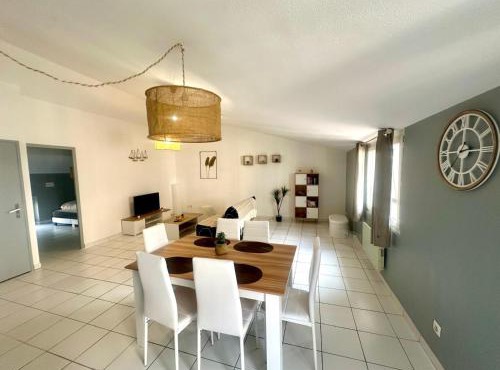 Cosy Appartement climatisé 45 m2 en cœur de ville, proche gare