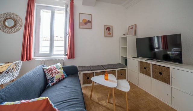 Cozy 3-bedroom, 3-bathroom apartment in the city center