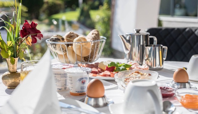 Cozy Apartment Löwenzahn with Mountain View, Wi-Fi, Sauna, Terrace & Balcony; Parking Available