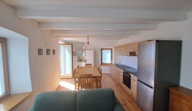 Cozy, rustic and bright in quiet setting, ideal for relaxation and outings