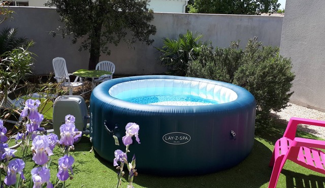 Cute apartment with Jacuzzi and private garden