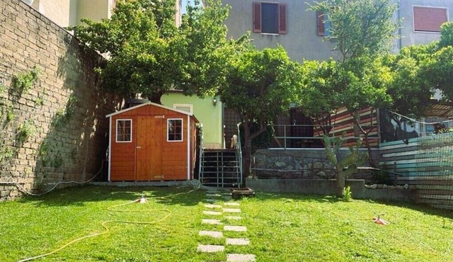 Detached vacation home with garden 500m from the historic center
