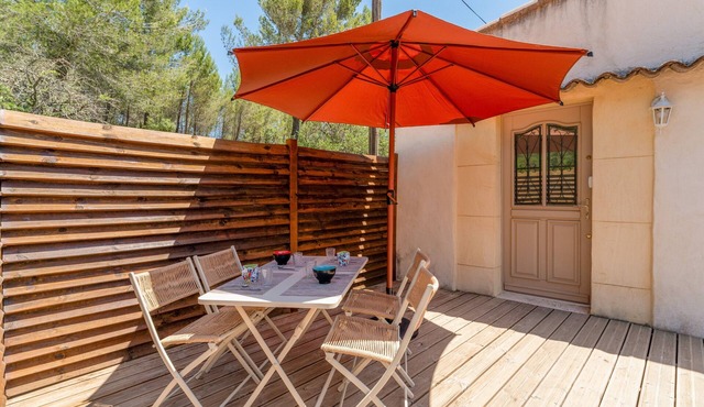 “Domaine De Meyrol - Gîte 4” Apartment with Mountain View, Wi-Fi, and Air Conditioning