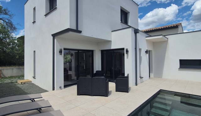 Elegant villa with a private pool and air conditioning in Canet – 3 bedrooms, sleeps 6