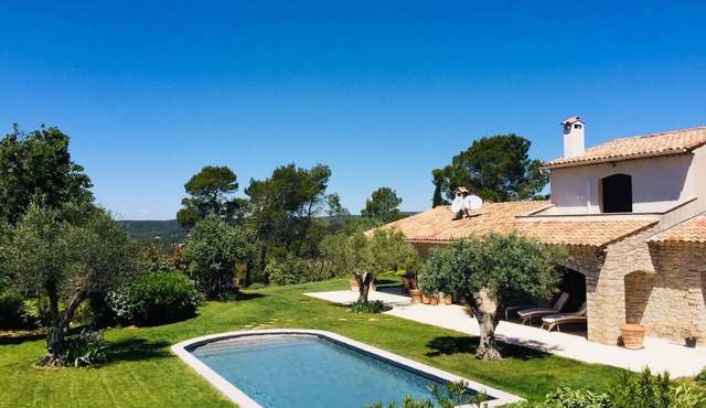Enjoy the late season, it is still very beautiful (and hot!) in the Var