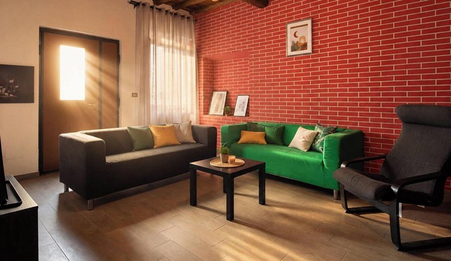 Entire House Florence: 3 Bedrooms, 2 Bathrooms, and Free Parking by TuscanyWeGo