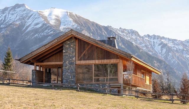 Exceptional architect-designed chalet near Barcelonnette, ideal for families!
