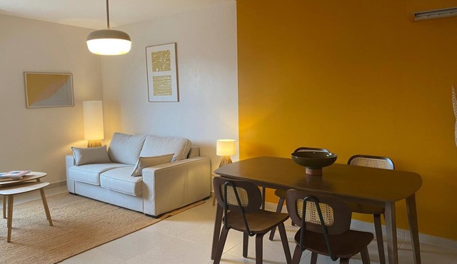 F1 at Les Arceaux: trendy decor, bright, calm