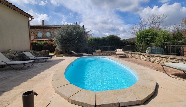 Family home with jacuzzi, swimming pool and gym