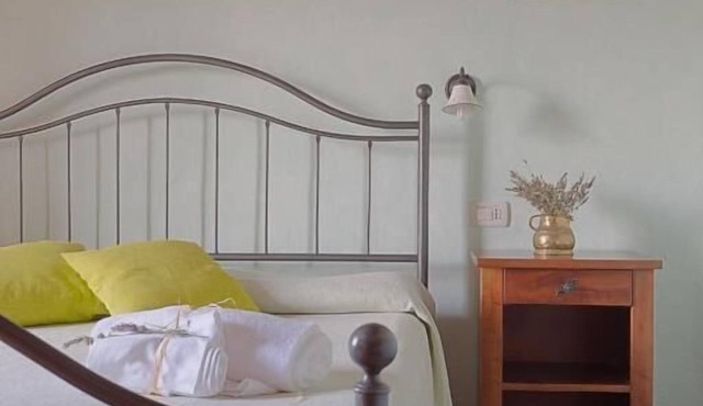 First floor apartment with 1 double bedroom
