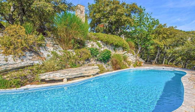Gorgeous home in Bonnieux with sauna