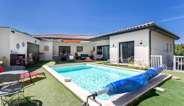 Guest Room "La Catalane" Direct Pool Access, Outdoor Lounge, Wi-Fi