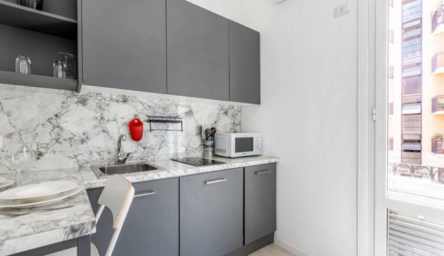 GuestHost - Bright Apt only 600mt from Zara Avenue!x2