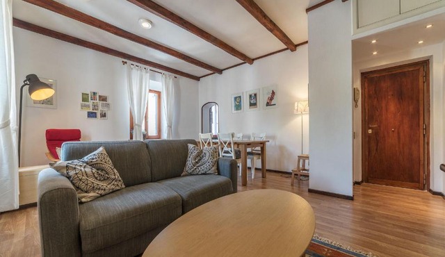 GuestHost - Colosseo Modern Apartment
