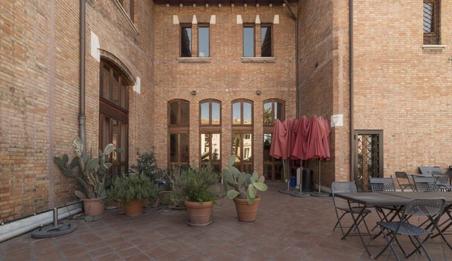 GuestHost - Cozy 40sqm apartment, able to accommodate up to 3 people, located on the second floor of a historic villa (with lift) which houses several apartments: Villa Marignoli, an Art Nouveau jewel located in the heart of the Eternal City. The propert