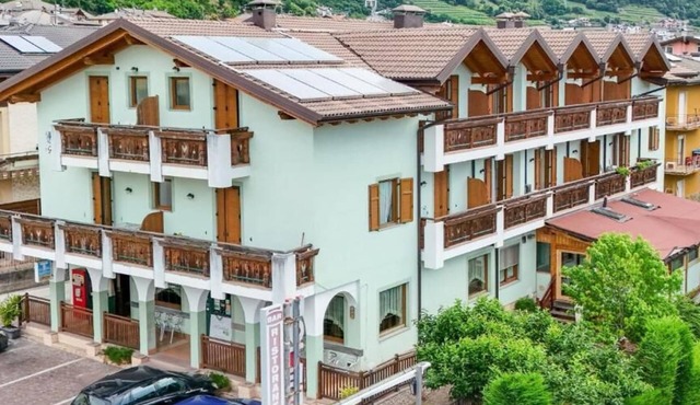 HC HOTEL GARNI ROOM AND APARTMENT