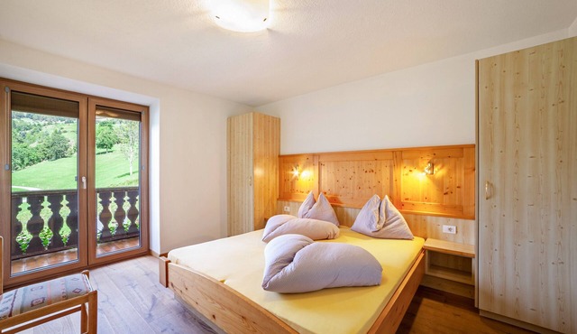 Holiday Apartment 'Fichtenhof Enzian' with Mountain View, Shared Garden and Wi-Fi