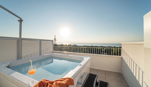 Holiday apartment mit Klimaanlage und Whirlpool