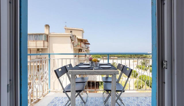 Holiday Apartment "The View Of The Sea" near Beach with 2 Balconies & Wi-Fi