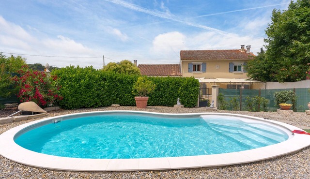 Holiday Home 'Mas Provençal' with Private Pool, Wi-Fi and Air Conditioning