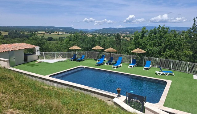 Holiday Home 'Bella Vista - Dolce Vita' with Shared Pool, Private Terrace and Wi-Fi