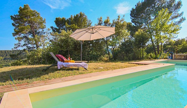 Holiday Home "House Pool Out in The Wilds" with Shared Pool and Wi-Fi